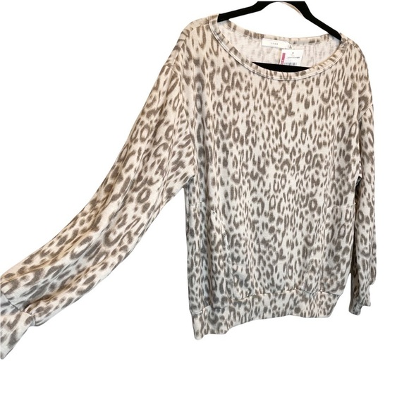 Lush Print Knit Top Taupe Animal Leopard Pullover with Pockets Small NWT New - Picture 3 of 6
